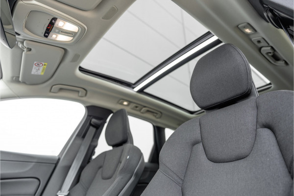 Volvo XC60 2.0 Recharge T6 AWD Inscription Expr. Pano / Trekhaak / Bank verwar. / Carplay /