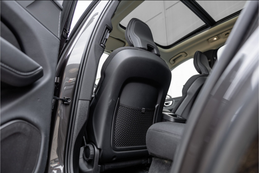 Volvo XC60 2.0 Recharge T6 AWD Inscription Expr. Pano / Trekhaak / Bank verwar. / Carplay /