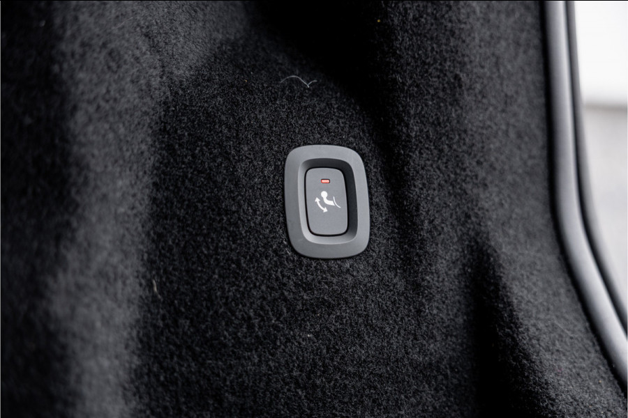 Volvo XC60 2.0 Recharge T6 AWD Inscription Expr. Pano / Trekhaak / Bank verwar. / Carplay /