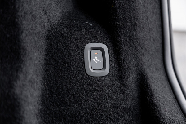 Volvo XC60 2.0 Recharge T6 AWD Inscription Expr. Pano / Trekhaak / Bank verwar. / Carplay /