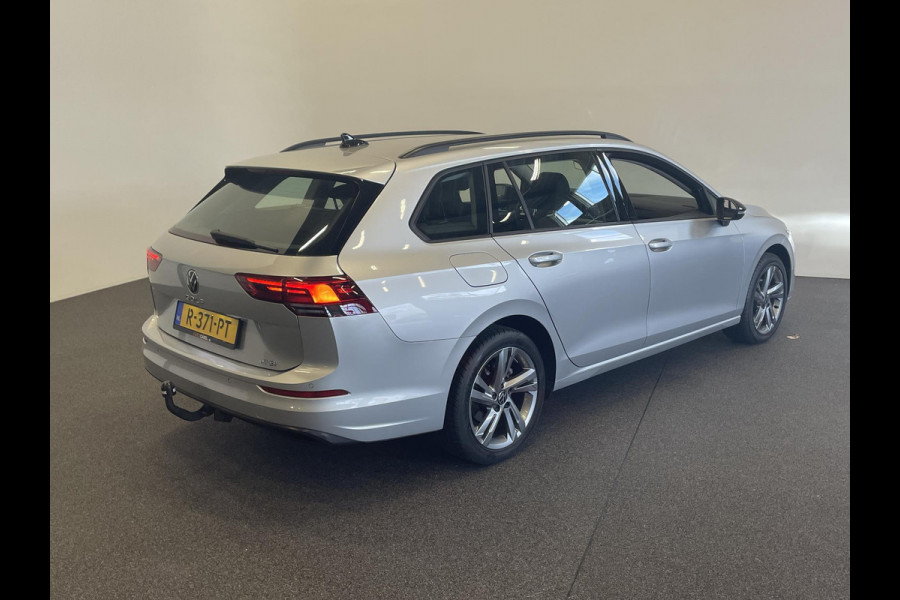 Volkswagen Golf Variant 1.0 eTSI 110pk DSG Life Automaat Navigatie Climate Control Parkeer sensoren Cruise control adaptieve Stoelverwarming Led