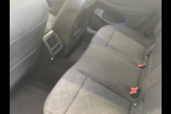 Volkswagen Golf Variant 1.0 eTSI 110pk DSG Life Automaat Navigatie Climate Control Parkeer sensoren Cruise control adaptieve Stoelverwarming Led
