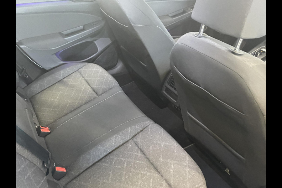 Volkswagen Golf Variant 1.0 eTSI 110pk DSG Life Automaat Navigatie Climate Control Parkeer sensoren Cruise control adaptieve Stoelverwarming Led