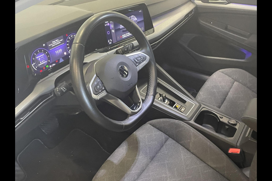 Volkswagen Golf Variant 1.0 eTSI 110pk DSG Life Automaat Navigatie Climate Control Parkeer sensoren Cruise control adaptieve Stoelverwarming Led