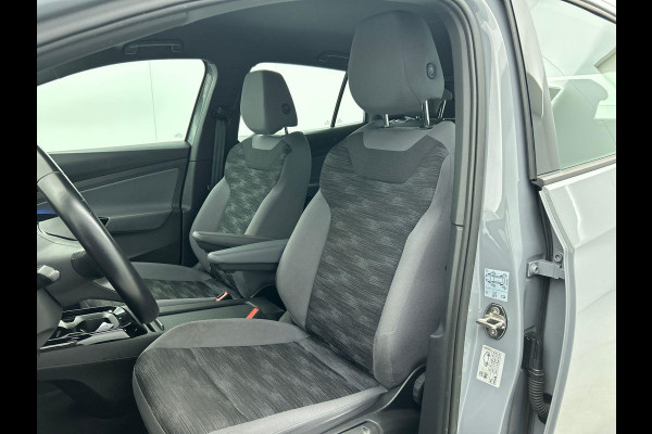 Volkswagen ID.4 Life 77 kWh SOH 91,4% Style Pack Navigatie Apple Carplay/Android Auto Adaptive Cruise Control Parkeersensoren Stoel- en stuurverwarming Full Led Climate Control Lichtmetalen velgen