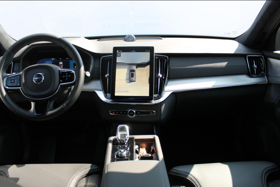 Volvo XC90 T8 455pk Automaat AWD Ultra Black Edition Stoelmassage - en ventilatie Luchtvering / Trekhaak / Panoramadak / Google services / Elektrisch bedienbare voorstoelen met geheugen / Stoelverwarming voor en achter