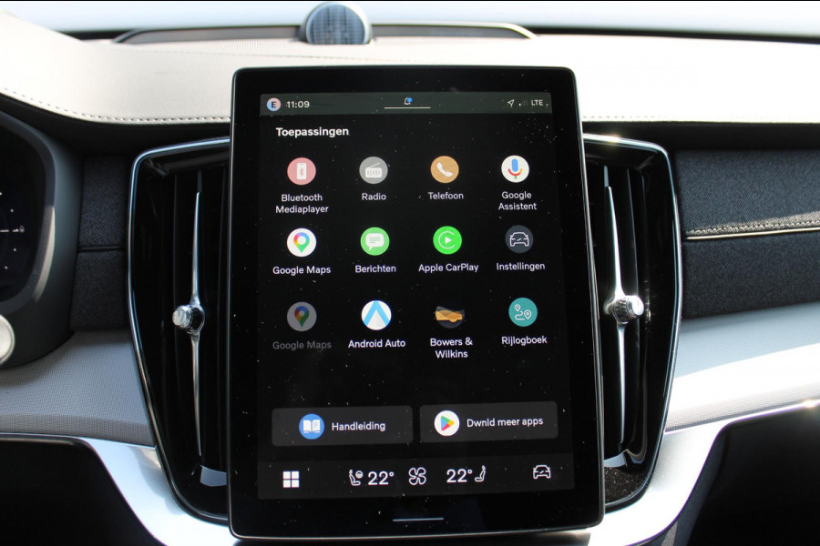 Volvo XC90 T8 455pk Automaat AWD Ultra Black Edition Stoelmassage - en ventilatie Luchtvering / Trekhaak / Panoramadak / Google services / Elektrisch bedienbare voorstoelen met geheugen / Stoelverwarming voor en achter