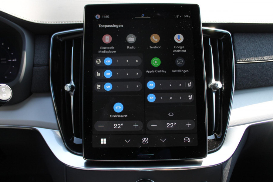Volvo XC90 T8 455pk Automaat AWD Ultra Black Edition Stoelmassage - en ventilatie Luchtvering / Trekhaak / Panoramadak / Google services / Elektrisch bedienbare voorstoelen met geheugen / Stoelverwarming voor en achter