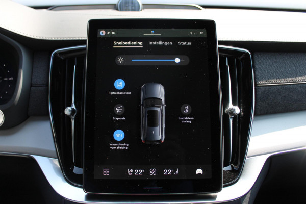 Volvo XC90 T8 455pk Automaat AWD Ultra Black Edition Stoelmassage - en ventilatie Luchtvering / Trekhaak / Panoramadak / Google services / Elektrisch bedienbare voorstoelen met geheugen / Stoelverwarming voor en achter
