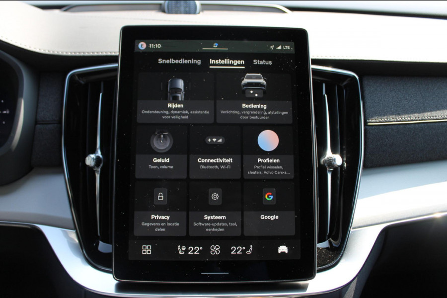 Volvo XC90 T8 455pk Automaat AWD Ultra Black Edition Stoelmassage - en ventilatie Luchtvering / Trekhaak / Panoramadak / Google services / Elektrisch bedienbare voorstoelen met geheugen / Stoelverwarming voor en achter