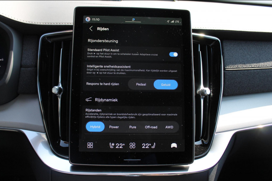 Volvo XC90 T8 455pk Automaat AWD Ultra Black Edition Stoelmassage - en ventilatie Luchtvering / Trekhaak / Panoramadak / Google services / Elektrisch bedienbare voorstoelen met geheugen / Stoelverwarming voor en achter