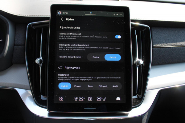 Volvo XC90 T8 455pk Automaat AWD Ultra Black Edition Stoelmassage - en ventilatie Luchtvering / Trekhaak / Panoramadak / Google services / Elektrisch bedienbare voorstoelen met geheugen / Stoelverwarming voor en achter