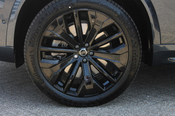 Volvo XC90 T8 455pk Automaat AWD Ultra Black Edition Stoelmassage - en ventilatie Luchtvering / Trekhaak / Panoramadak / Google services / Elektrisch bedienbare voorstoelen met geheugen / Stoelverwarming voor en achter