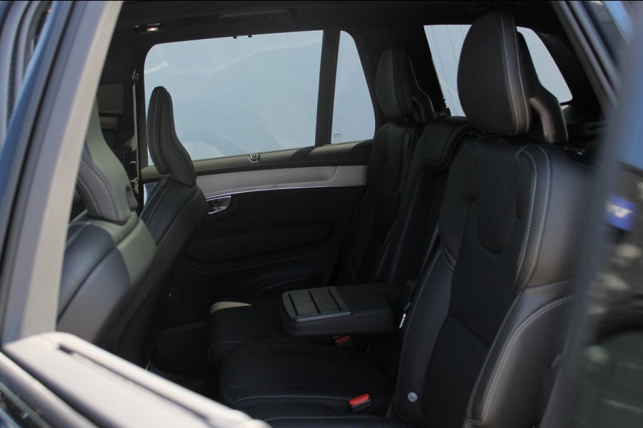 Volvo XC90 T8 455pk Automaat AWD Ultra Black Edition Stoelmassage - en ventilatie Luchtvering / Trekhaak / Panoramadak / Google services / Elektrisch bedienbare voorstoelen met geheugen / Stoelverwarming voor en achter