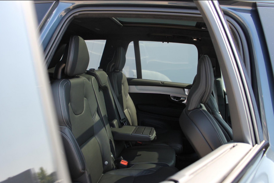 Volvo XC90 T8 455pk Automaat AWD Ultra Black Edition Stoelmassage - en ventilatie Luchtvering / Trekhaak / Panoramadak / Google services / Elektrisch bedienbare voorstoelen met geheugen / Stoelverwarming voor en achter