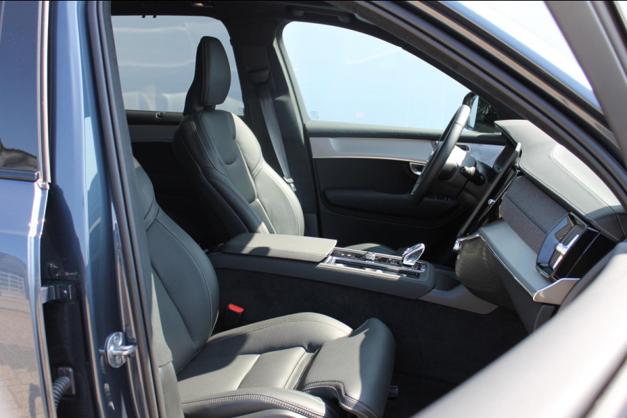 Volvo XC90 T8 455pk Automaat AWD Ultra Black Edition Stoelmassage - en ventilatie Luchtvering / Trekhaak / Panoramadak / Google services / Elektrisch bedienbare voorstoelen met geheugen / Stoelverwarming voor en achter