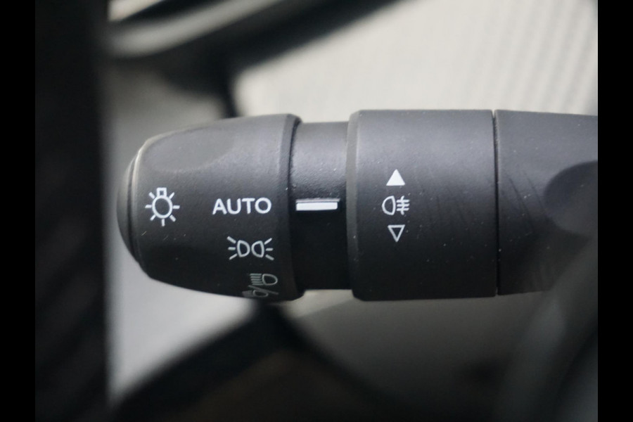 Peugeot 208 1.2 PureTech Allure Pack Keyless entry