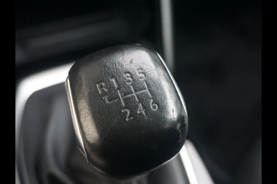 Peugeot 208 1.2 PureTech Allure Pack Keyless entry