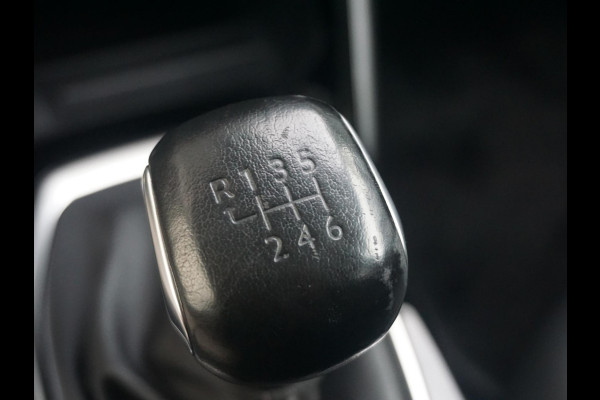 Peugeot 208 1.2 PureTech Allure Pack Keyless entry