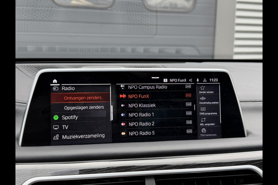 BMW 7 Serie 750Li xDrive High Executive M-Sport | Panoramadak | Sky Lounge | TV Schermen | Massage | Bowers & Wilkins |