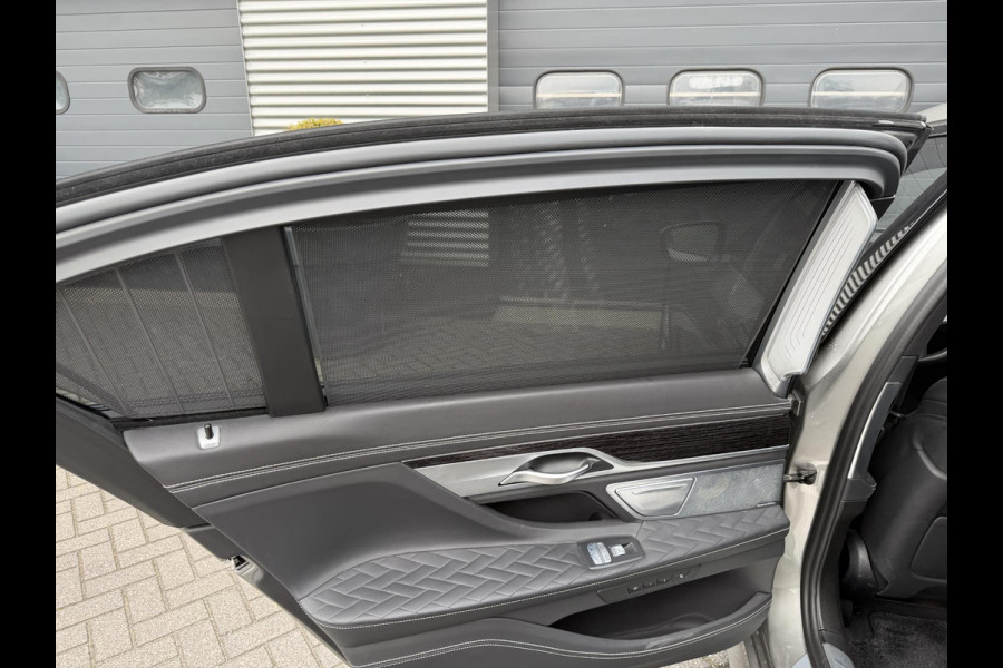BMW 7 Serie 750Li xDrive High Executive M-Sport | Panoramadak | Sky Lounge | TV Schermen | Massage | Bowers & Wilkins |