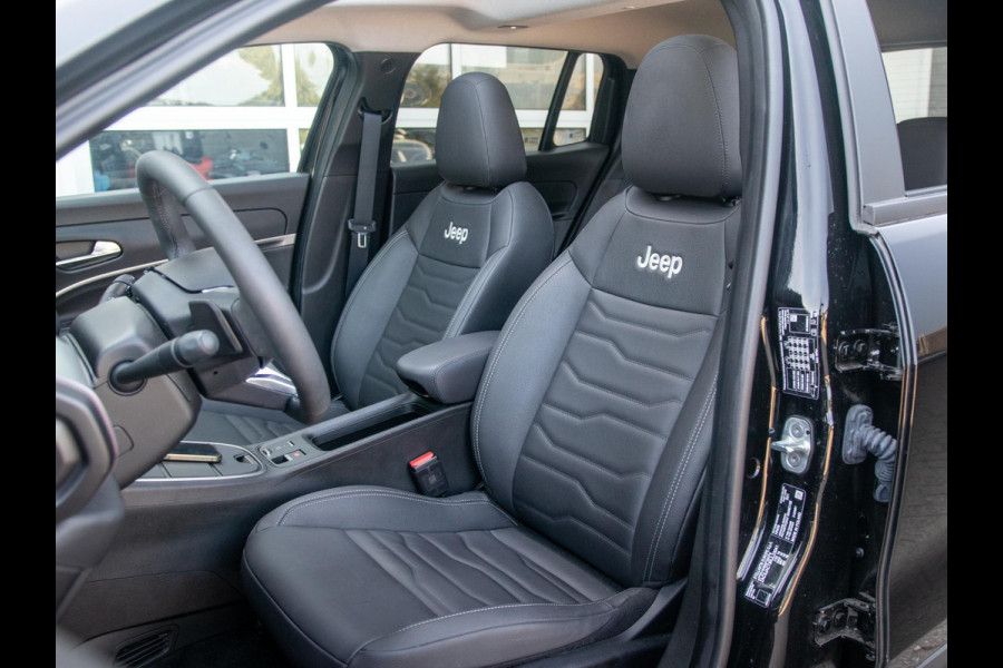 Jeep Avenger 1.2 e-Hybrid Summit | Infotainment Pack | Schuif/Kanteldak | Leder&Winter Pack | 19" Brute velgen