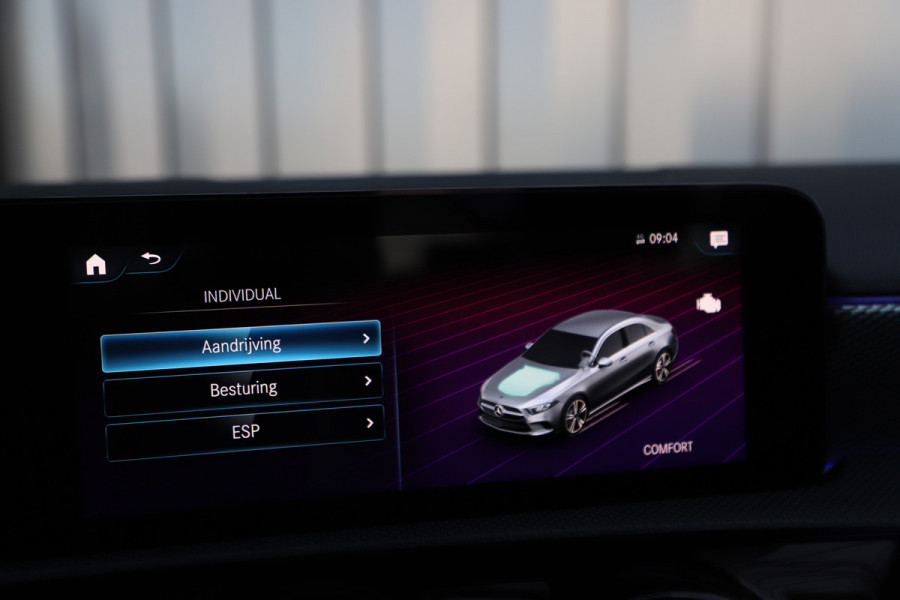 Mercedes-Benz A-Klasse 180 Business Solution Luxury | 136PK | Sfeerverlichting+ | Stoelverw. | Widescreen | Camera | Clima | Carplay | 2020.