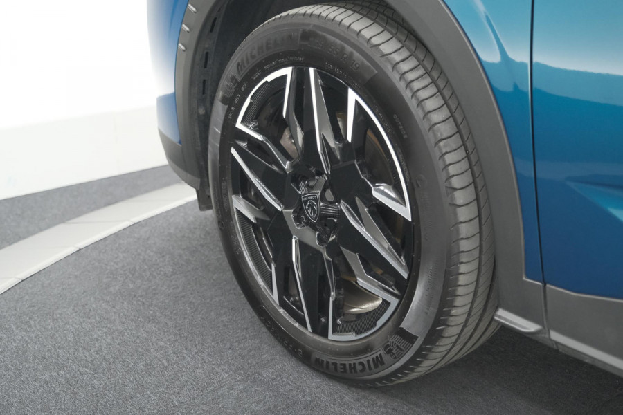 Peugeot 5008 1.2 Hybrid 136 GT 7p | Adaptieve Cruise Control | Camera | Elektrische Kofferklep | Stoelverwarming