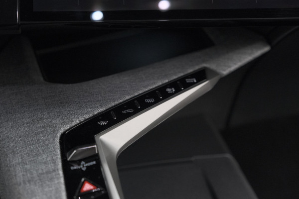 Peugeot 5008 1.2 Hybrid 136 GT 7p | Adaptieve Cruise Control | Camera | Elektrische Kofferklep | Stoelverwarming