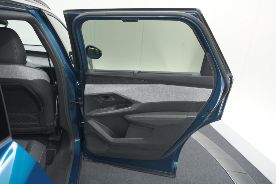 Peugeot 5008 1.2 Hybrid 136 GT 7p | Adaptieve Cruise Control | Camera | Elektrische Kofferklep | Stoelverwarming