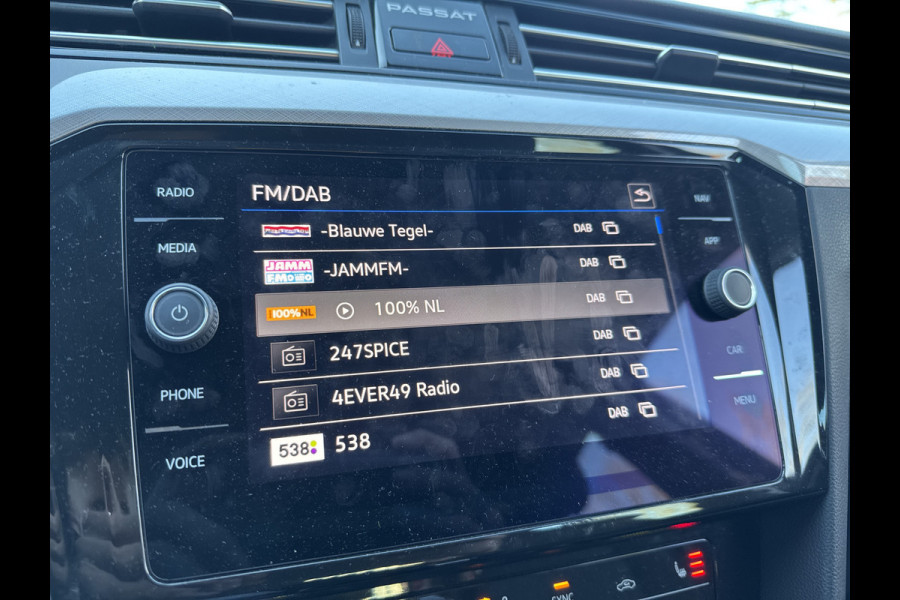Volkswagen Passat Variant 1.5 TSI 150PK DSG BUSINESS CAMERA/NAVI/CARPLAY