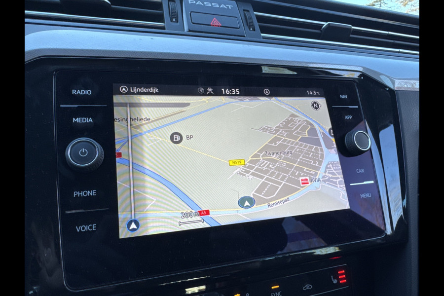 Volkswagen Passat Variant 1.5 TSI 150PK DSG BUSINESS CAMERA/NAVI/CARPLAY