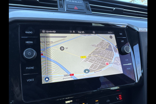 Volkswagen Passat Variant 1.5 TSI 150PK DSG BUSINESS CAMERA/NAVI/CARPLAY