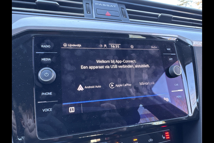 Volkswagen Passat Variant 1.5 TSI 150PK DSG BUSINESS CAMERA/NAVI/CARPLAY