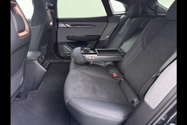 ZEEKR 001 AWD Performance 544PK 100kWh SOH 97% Panoramadak Warmtepomp 360°Camera Adap.Cruise Navi Ecc Stoel+Stuur+Achterbankverwarming Hea Lmv 22" Pdc Elek.Achterklep Matrix Led Apple Carplay/Android Auto Draadloze telefoonlader 2.000kg Trekvermogen! 1e Eigenaar Origineel Nederlandse Auto