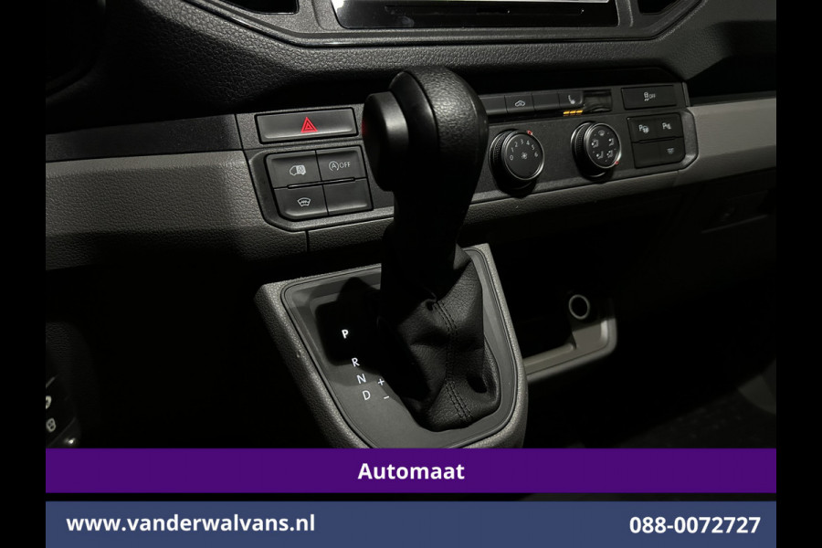Volkswagen Crafter 2.0 TDI 141pk Automaat L3H3 L2H2 Euro6 Airco | Camera | Apple Carplay | 3000kg Trekhaak | Adaptieve Cruisecontrol Android Auto, Chauffeursstoel, Parkeersensoren, Stoelverwarming, Tachograaf