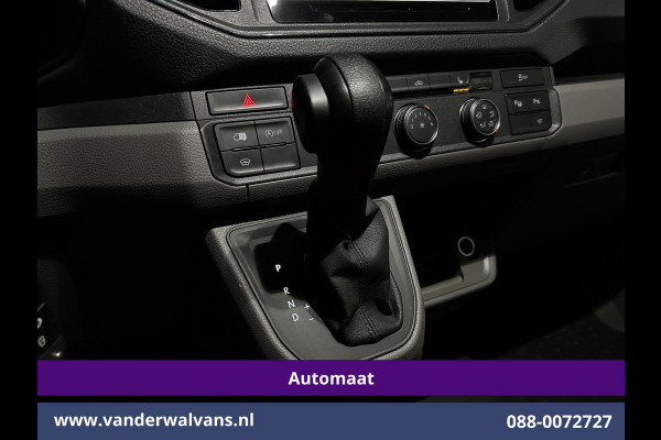 Volkswagen Crafter 2.0 TDI 141pk Automaat L3H3 L2H2 Euro6 Airco | Camera | Apple Carplay | 3000kg Trekhaak | Adaptieve Cruisecontrol Android Auto, Chauffeursstoel, Parkeersensoren, Stoelverwarming, Tachograaf