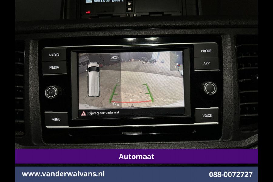 Volkswagen Crafter 2.0 TDI 141pk Automaat L3H3 L2H2 Euro6 Airco | Camera | Apple Carplay | 3000kg Trekhaak | Adaptieve Cruisecontrol Android Auto, Chauffeursstoel, Parkeersensoren, Stoelverwarming, Tachograaf