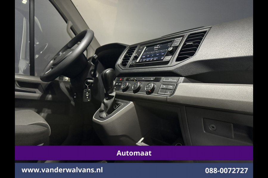 Volkswagen Crafter 2.0 TDI 141pk Automaat L3H3 L2H2 Euro6 Airco | Camera | Apple Carplay | 3000kg Trekhaak | Adaptieve Cruisecontrol Android Auto, Chauffeursstoel, Parkeersensoren, Stoelverwarming, Tachograaf