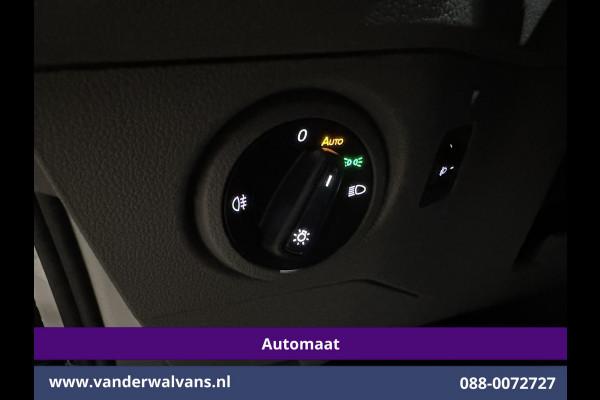 Volkswagen Crafter 2.0 TDI 141pk Automaat L3H3 L2H2 Euro6 Airco | Camera | Apple Carplay | 3000kg Trekhaak | Adaptieve Cruisecontrol Android Auto, Chauffeursstoel, Parkeersensoren, Stoelverwarming, Tachograaf