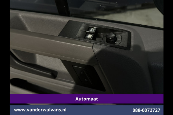Volkswagen Crafter 2.0 TDI 141pk Automaat L3H3 L2H2 Euro6 Airco | Camera | Apple Carplay | 3000kg Trekhaak | Adaptieve Cruisecontrol Android Auto, Chauffeursstoel, Parkeersensoren, Stoelverwarming, Tachograaf