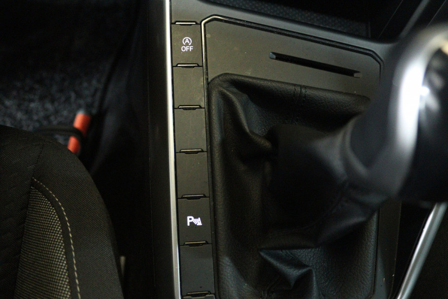 Volkswagen Polo 1.0 TSI Life (CARPLAY, PARKEERSENSOREN, CRUISE CONTROL ADAPTIEF)