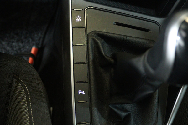 Volkswagen Polo 1.0 TSI Life (CARPLAY, PARKEERSENSOREN, CRUISE CONTROL ADAPTIEF)