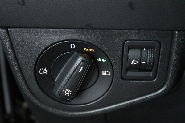 Volkswagen Polo 1.0 TSI Life (CARPLAY, PARKEERSENSOREN, CRUISE CONTROL ADAPTIEF)