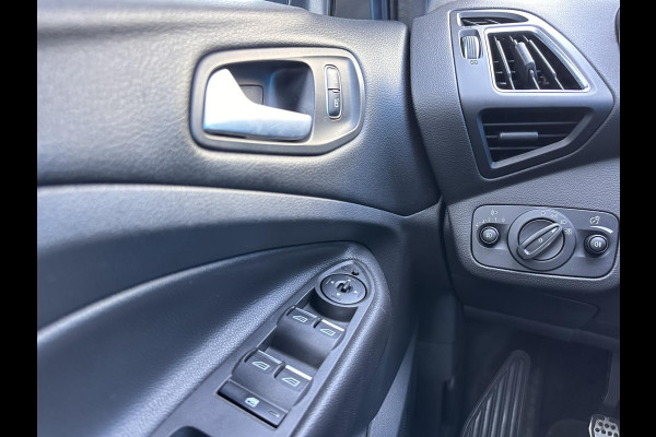 Ford Kuga 1.5 150pk ST Line 150 PK | LED + Xenon-pack | Navi | Climate | Cruise Control | Stuur & Stoelverwarming | Elektr. Achterklep |