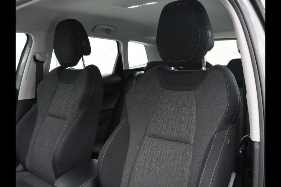 Škoda Karoq 1.5 TSI ACT Business Edition | Stoelverwarming | Navigatie | Carplay | Sfeerverlichting | Climate control | Park assist | Trekhaak