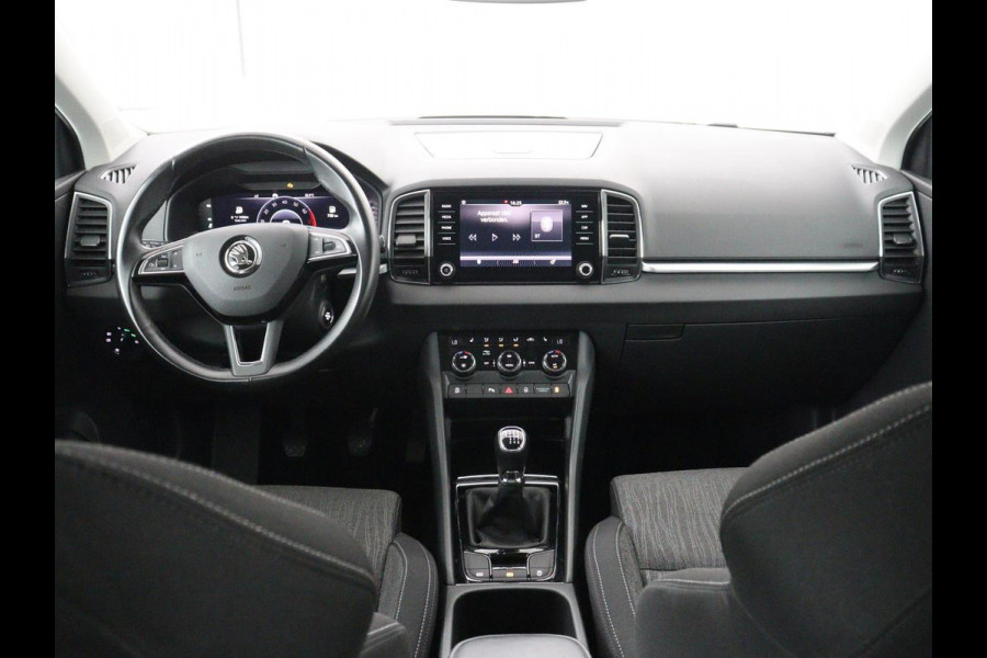 Škoda Karoq 1.5 TSI ACT Business Edition | Stoelverwarming | Navigatie | Carplay | Sfeerverlichting | Climate control | Park assist | Trekhaak