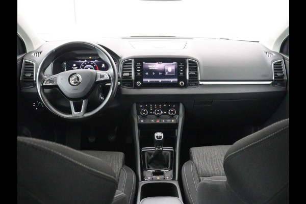 Škoda Karoq 1.5 TSI ACT Business Edition | Stoelverwarming | Navigatie | Carplay | Sfeerverlichting | Climate control | Park assist | Trekhaak