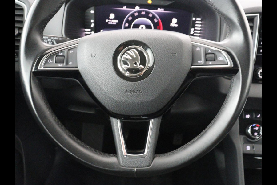 Škoda Karoq 1.5 TSI ACT Business Edition | Stoelverwarming | Navigatie | Carplay | Sfeerverlichting | Climate control | Park assist | Trekhaak