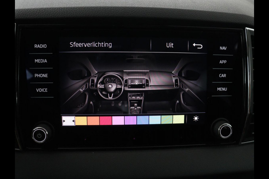 Škoda Karoq 1.5 TSI ACT Business Edition | Stoelverwarming | Navigatie | Carplay | Sfeerverlichting | Climate control | Park assist | Trekhaak